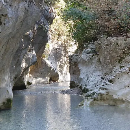 L'escapade, Mas En Pierre D'exception En Provence *